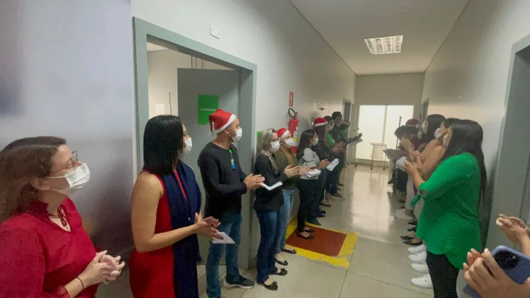 Cantata de Natal emociona pacientes do Hospital de Luziânia