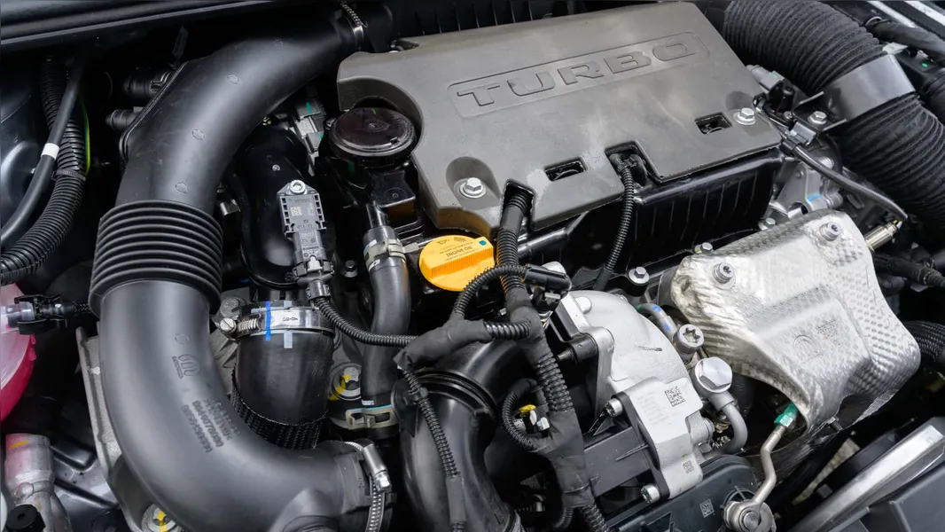 Teste: Peugeot 208 2024 muda radicalmente com novo motor turbo de 130 cv