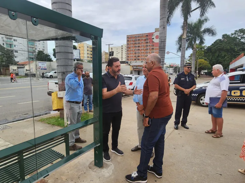 Prefeitura de Goiânia entrega primeiro ponto de ônibus do Programa Centraliza