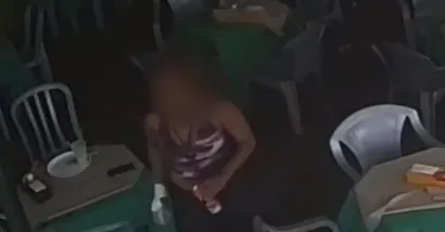 
		Funcionária de restaurante é presa suspeita de furtar celular de cliente, em Goiatuba