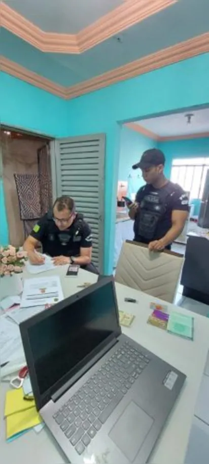 
		Suspeito de aplicar o golpe do novo número é preso, em Águas Lindas de Goiás