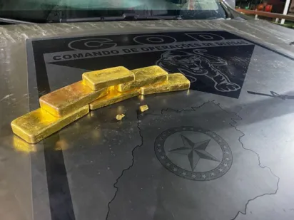 
		Homem é preso transportando barras de ouro avaliadas em quase R$ 2 milhões