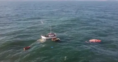
		Homem morre e outros 15 são resgatados após naufrágio
 de embarcação