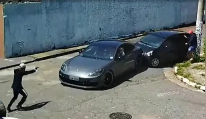 
		Suspeitos de abrir fogo contra Porsche durante tentativa de assalto são procurados pela polícia