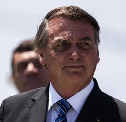 
		Moraes inclui Bolsonaro em inquérito por suspeita de incitar atos