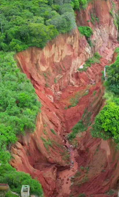 
		Cidade do Maranhão corre o risco de ser engolida por cratera