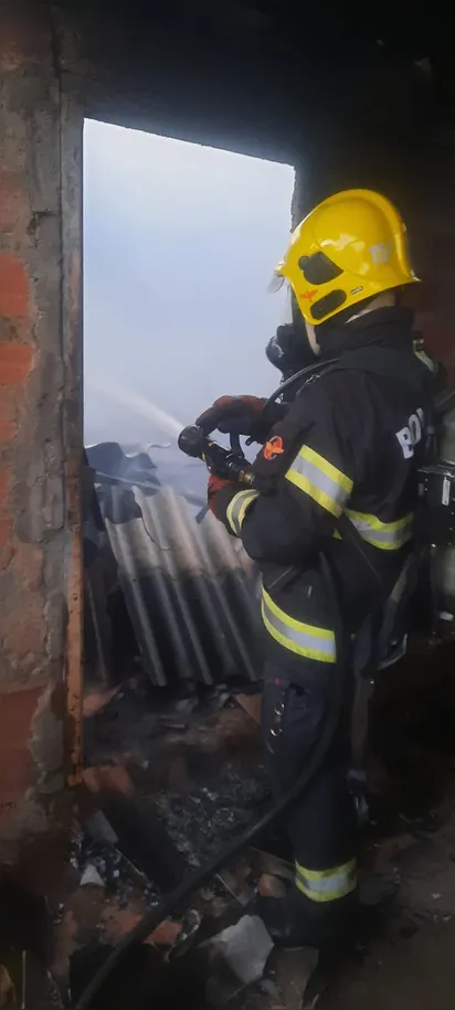 
		Fogo em Trindade: Corpo de Bombeiros de Goiás controlam incêndio no Setor Vida Nova