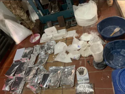 
		Polícia apreende 130 kg de cocaína em laboratório em Goiás