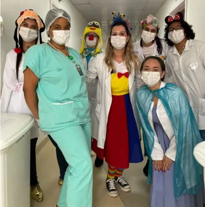 
		Pacientes do HEI recebem visita do Grupo Alegria