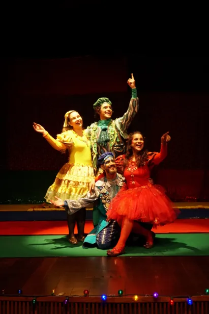 
		Festin apresenta ao público infantil sete peças teatrais