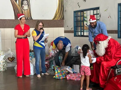 
		Equipes do HDT e Ceap-sol realizam a doação de mais de 500 brinquedos neste Natal