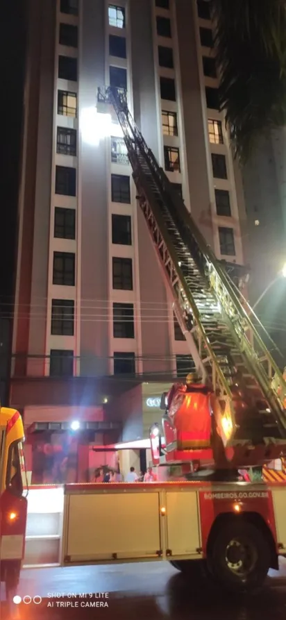 
		Hotel pega fogo em Goiânia