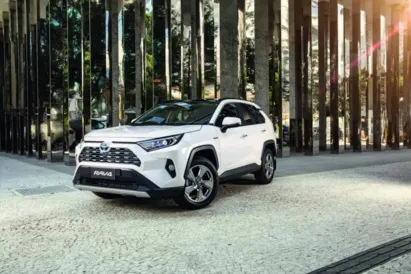 
		Toyota RAV4 Hybrid ganha mais tecnologia no modelo 2020