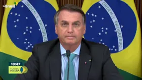 Imagem ilustrativa da imagem 'Está definido em lei', diz Bolsonaro ao negar alta de combustível após 2º turno