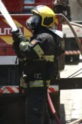 Imagem ilustrativa da imagem Bombeiros controlam incêndio em galeria na região da 44