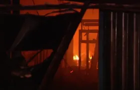 Imagem ilustrativa da imagem Incêndio destrói fábrica de colchões no Setor Parque Oeste Industrial em Goiânia