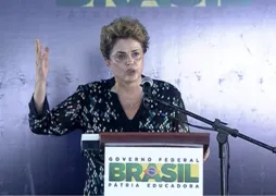 Imagem ilustrativa da imagem Em cerimônia, Dilma Rousseff comenta sobre o afastamento de Eduardo Cunha