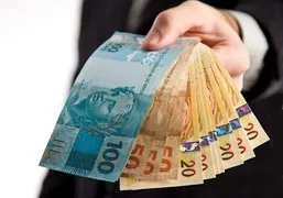 Imagem ilustrativa da imagem Lei prevê aumento do salário mínimo para R$ 979 em 2018