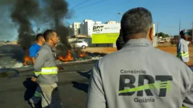 Imagem ilustrativa da imagem Operários da obra do BRT manifestam contra a falta de pagamento em Goiânia