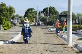Imagem ilustrativa da imagem Prefeitura de Goiânia prepara cemitérios públicos para o Dia de Finados