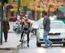 Imagem ilustrativa da imagem Conantran regulariza aplicação de multas a pedestres e ciclistas