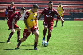 Imagem ilustrativa da imagem Jogador do Atlético -GO alfineta Vila Nova "time que não paga não merece subir"