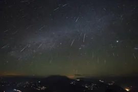 Imagem ilustrativa da imagem Assista a chuva de meteoros Geminidas ao vivo