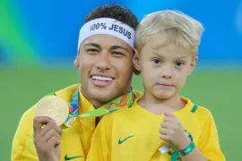 Imagem ilustrativa da imagem Neymar é condenado a pagar médico por parto do filho