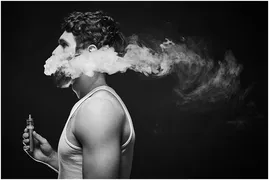 Imagem ilustrativa da imagem Cigarro eletrônico pode levar a vício em cigarro real