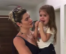 Imagem ilustrativa da imagem Mirella e Ceará filmam filha chorando após descobrir morte de cachorro