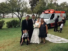 Imagem ilustrativa da imagem Médicos do Samu que usaram ambulância para ir em festa de casamento são demitidos