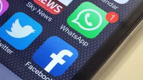 Imagem ilustrativa da imagem WhatsApp agora permite apagar mensagens uma hora após o envio