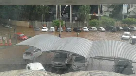 Imagem ilustrativa da imagem Forte chuva provoca alagamento em vários pontos da Capital