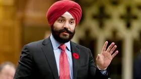 Imagem ilustrativa da imagem Ministro do Canadá denuncia discriminação que passou nos EUA por usar turbante