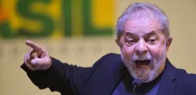 Imagem ilustrativa da imagem Defesa recorre contra retirada de benefícios de Lula