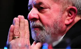 Imagem ilustrativa da imagem Lula recebe visita de monge e afirma que não vai desistir das eleições