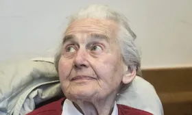 Imagem ilustrativa da imagem Mulher de 89 anos é condenada por negar holocausto