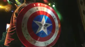 Imagem ilustrativa da imagem Escudo do Capitão América autografado é leiloado por R$ 207 mil