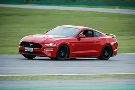 Imagem ilustrativa da imagem Ford Mustang entra na lista dos 10 carros de luxo mais vendidos do Brasil
