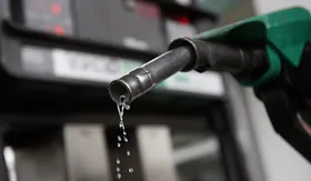 Imagem ilustrativa da imagem Preço médio da gasolina cai pela terceira semana no país, diz ANP