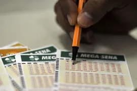 Imagem ilustrativa da imagem Mega-Sena acumula e pode pagar R$ 4,5 milhões no próximo sorteio