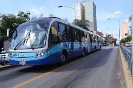 Imagem ilustrativa da imagem Passageiro tem dedo esmagado pela porta de ônibus do Eixo Anhanguera