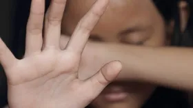 Imagem ilustrativa da imagem Mãe grava vídeo e flagra marido abusando da filha de 7 anos