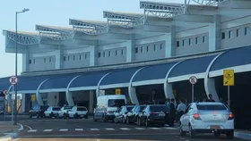 Imagem ilustrativa da imagem Empresa é condenada por prática abusiva na cobrança excessiva pelo uso de estacionamento no aeroporto