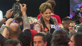 Imagem ilustrativa da imagem Dilma Rousseff é lançada como candidata ao Senado