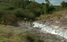 Imagem ilustrativa da imagem Ambientalistas denunciam formação de espuma no Córrego das Antas em Anápolis