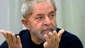 Imagem ilustrativa da imagem Defesa recorre ao STF e ao TSE para manter Lula candidato do PT