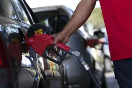 Imagem ilustrativa da imagem Preço em alta da gasolina leva o consumidor a migrar para o álcool