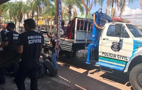 Imagem ilustrativa da imagem Ação policial prende grupo suspeito de atuar no comércio de peças de carros roubados em Goiânia