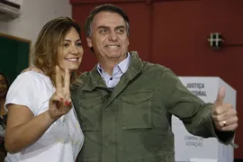 Imagem ilustrativa da imagem Bolsonaro vence em 16 unidades da Federação, Haddad em 11